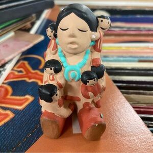 1986 Cleo Teissedre Native American Mini Storyteller Figurine